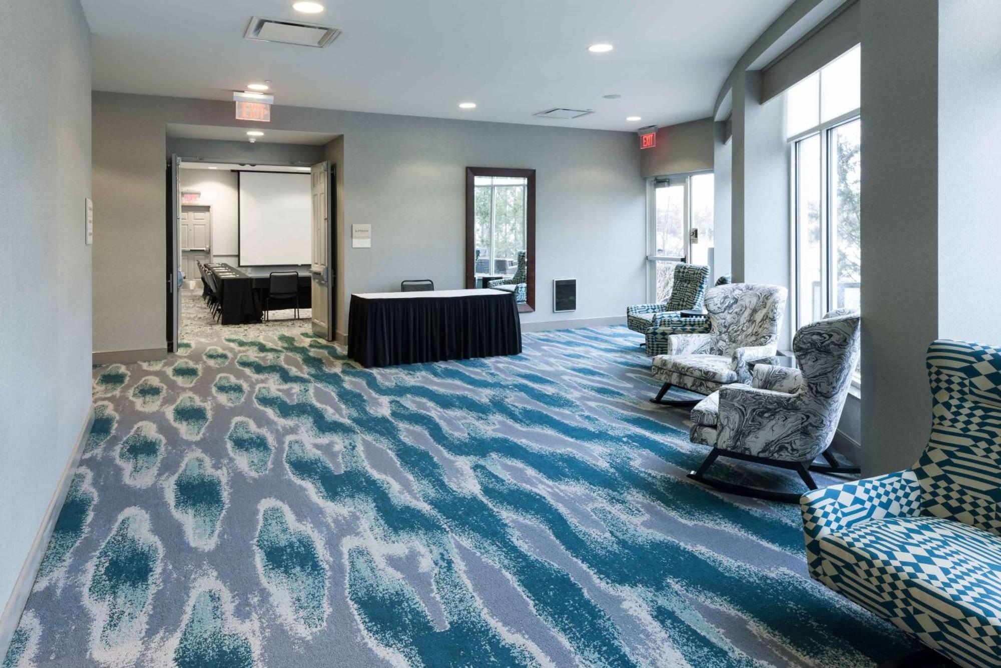 Hilton Garden Inn Detroit/Нови Экстерьер фото