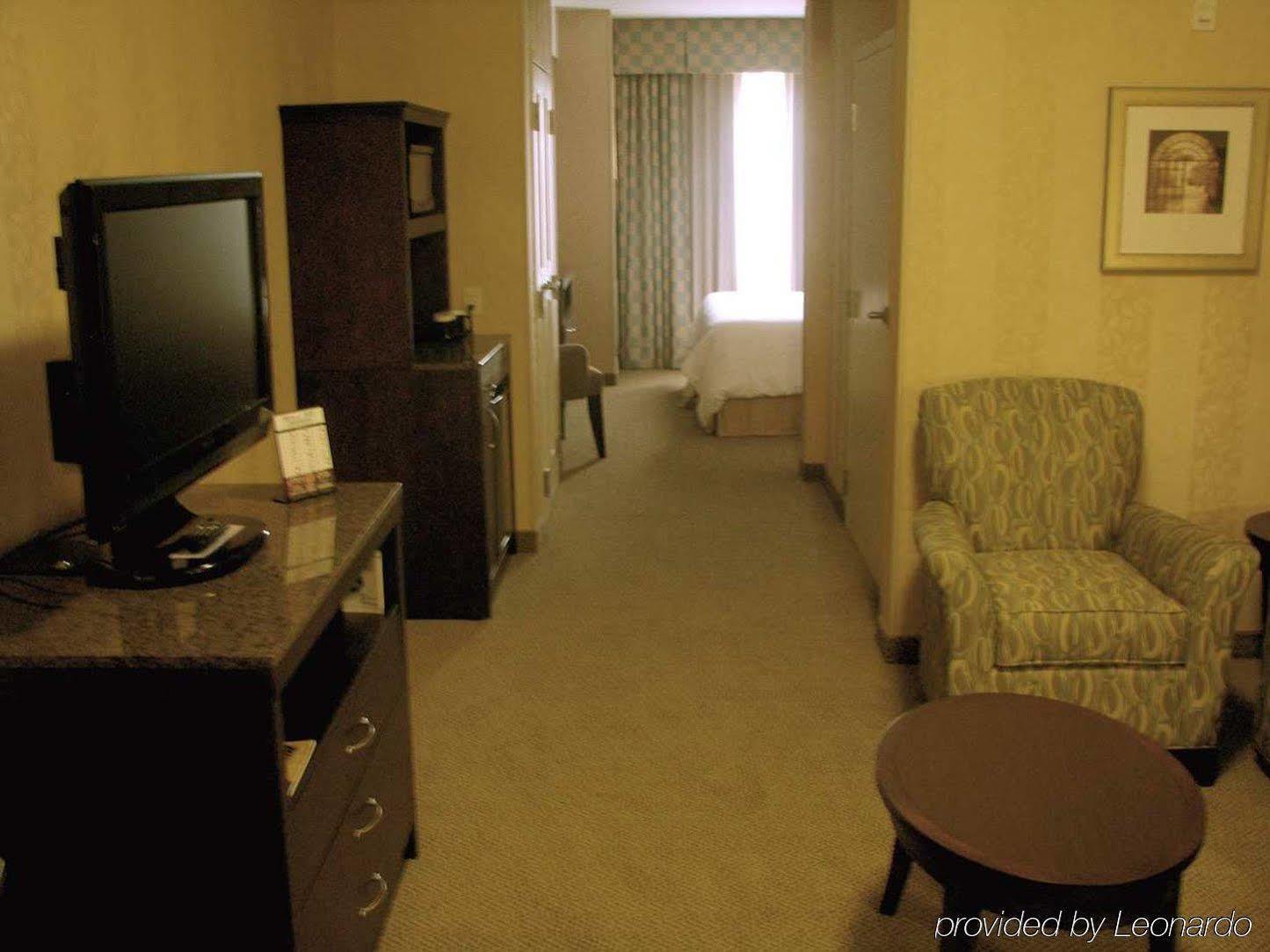 Hilton Garden Inn Detroit/Нови Экстерьер фото